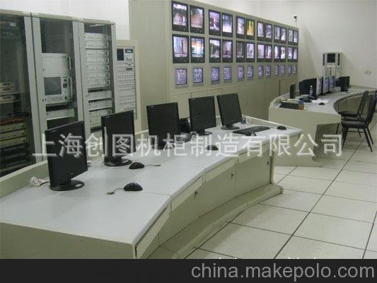 美觀大方的電視墻操作臺(tái)圖片