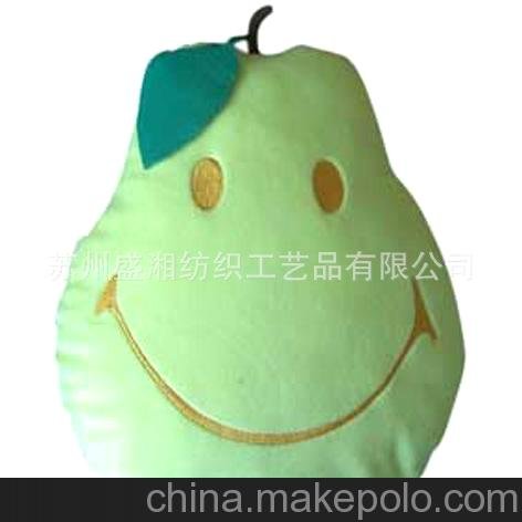 盛湘紡織長(zhǎng)期供應(yīng)毛絨填充汽車靠墊圖片