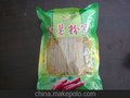 厂家直销 优质精品900g/袋地瓜宽粉条 火锅专用 无任何添加剂